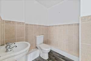 En-Suite- click for photo gallery